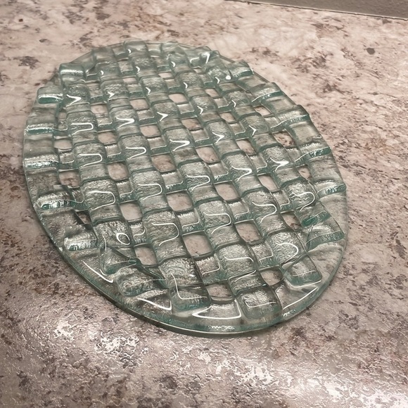 Blue glass woven hotplate - Picture 3 of 3